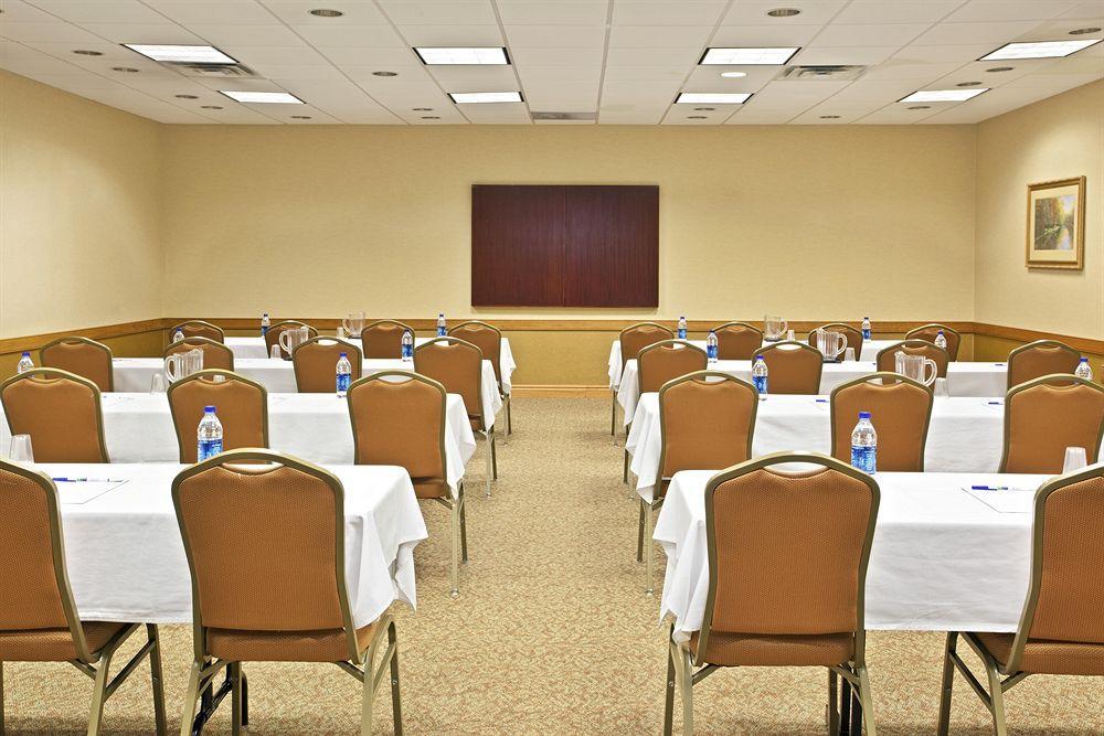 Holiday Inn Express Hotel & Suites Pittsburgh Airport By Ihg Robinson Township  Facilities photo
