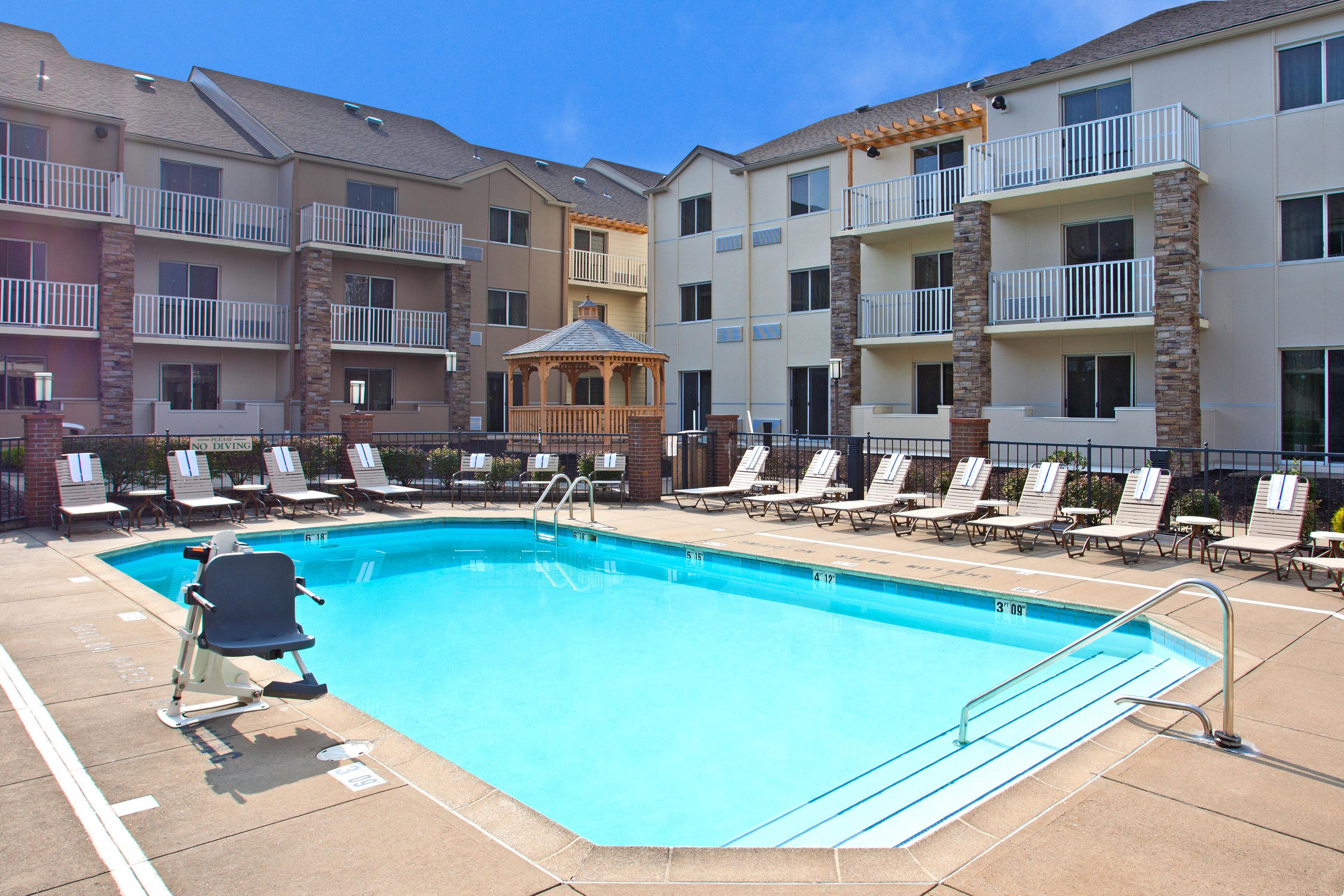 Holiday Inn Express Hotel & Suites Pittsburgh Airport By Ihg Robinson Township  Exterior photo